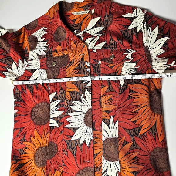 L French Laundry, burgundy, sunflowers pattern jean jacket. - Picture 6 of 13